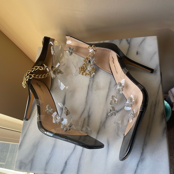 Black & Silver butterfly sandal with gold ankle chain. Stylish & sexy. NWOT - Picture 10 of 14